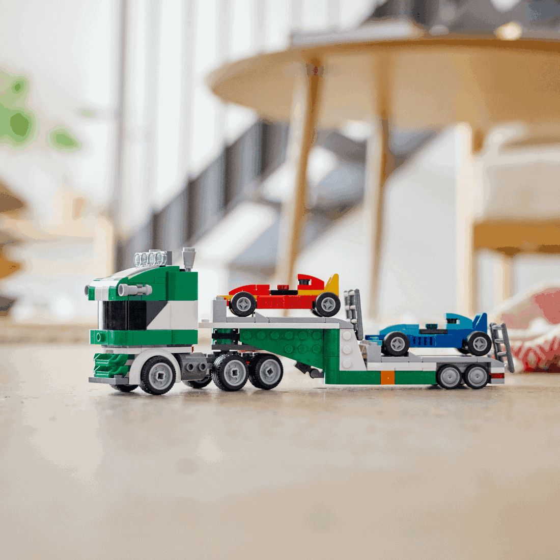 LEGO® Creator - 3 σε 1 Μεταφορέας Αγωνιστικών Αυτοκινήτων